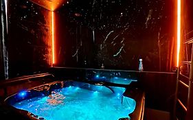 Logement Prive Avec Jacuzzi Haut De Gamme ! Pres De L'Aeroport De Charleroi